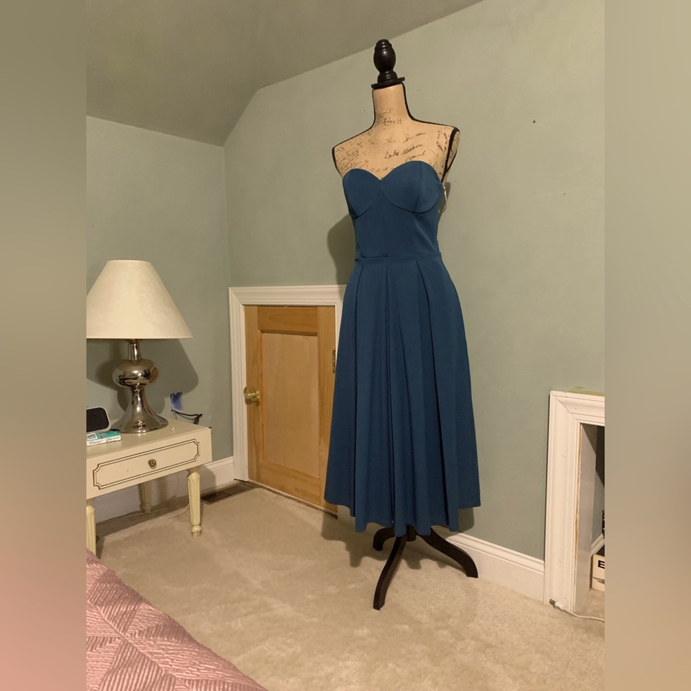 New dress chic great for wedding and evening italien brand with pockets